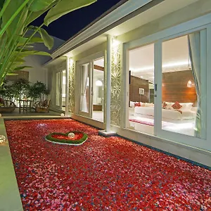 crown-bali-villa-seminyak.ubudhotelsnow.com/